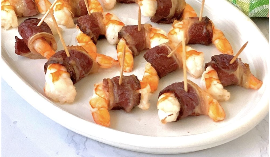 close up of shrimp wrapped in beef bacon 